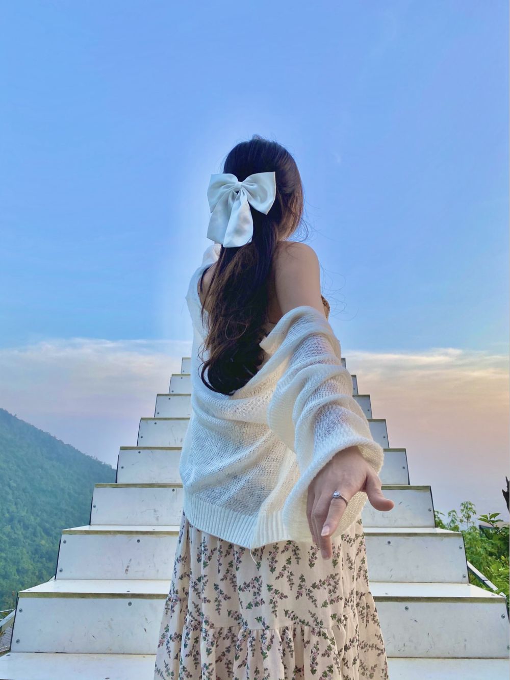 Dáng chụp quay lưng về ống kính